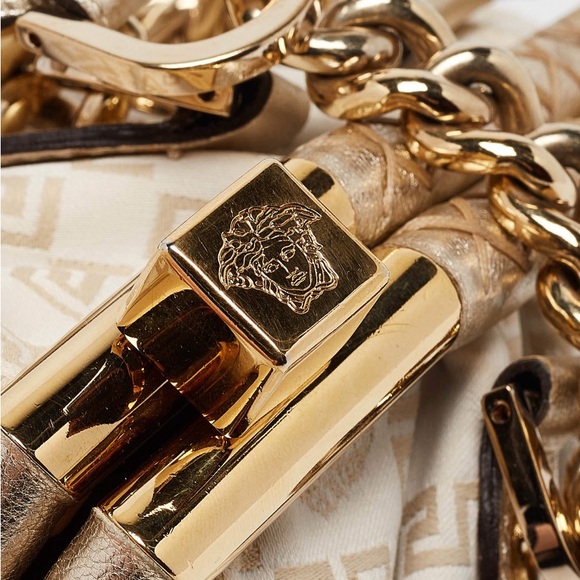 VERSACE BAG—-STUNNING with COA and original dustbag. - Picture 3 of 11